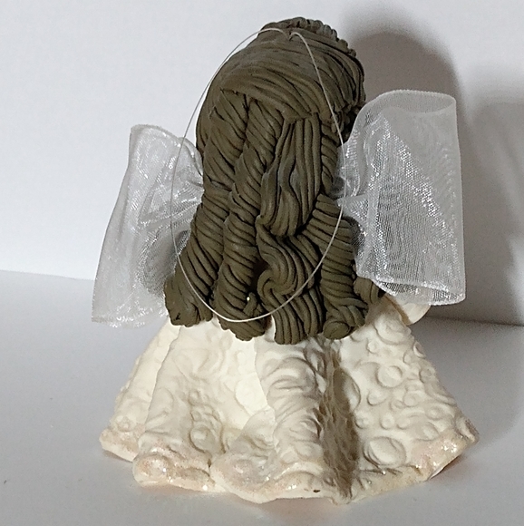 Freedom Kneeded Angel with Dove - Picture 7 of 8